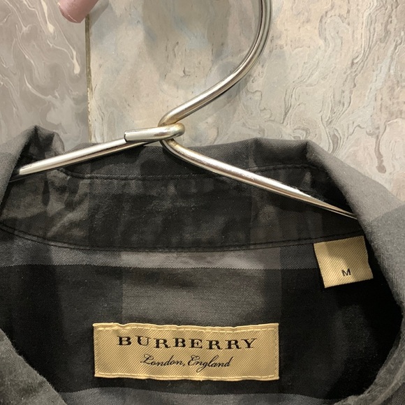 Burberry - Picture 2 of 3